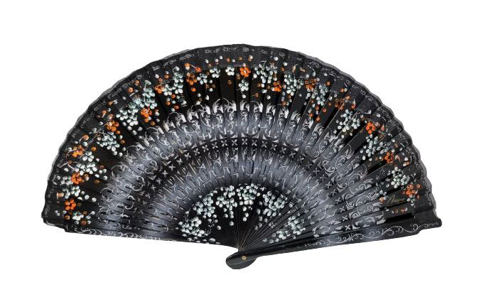 Fans with floral decoration